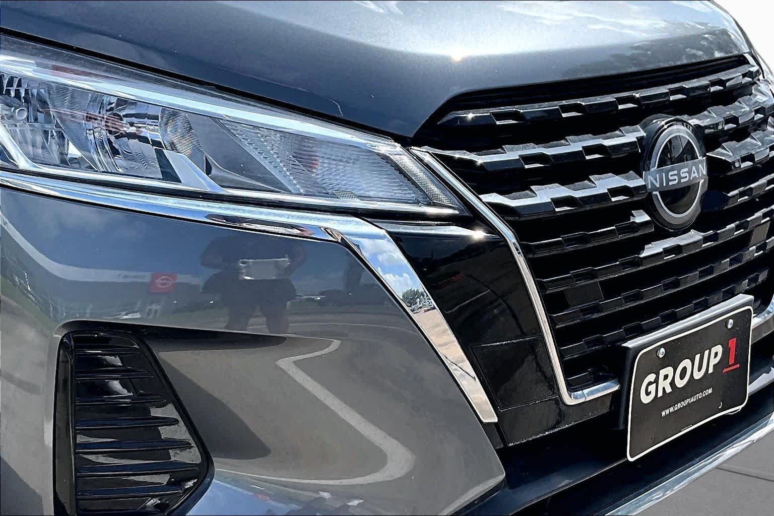 Certified Used 2025 Gun Metallic Nissan S image 29