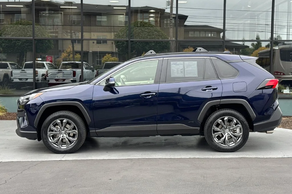 2024 Toyota RAV4 XLE Premium - Photo 7