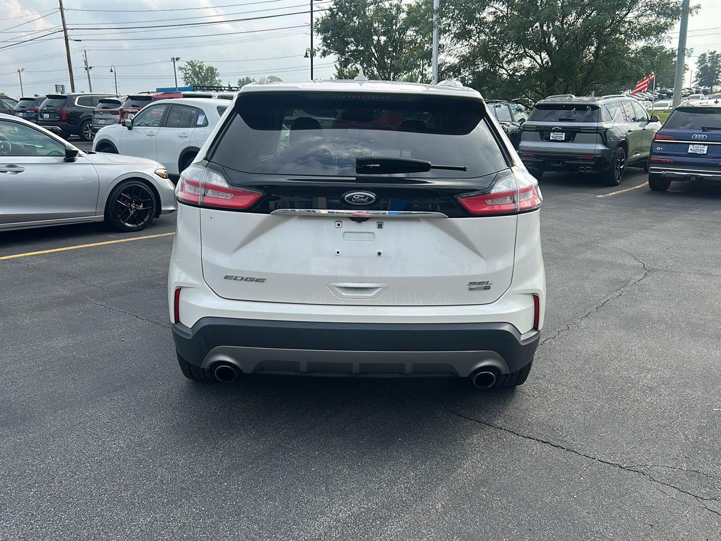 Used 2019 White Platinum Metallic Tri-Coat Ford SEL image 21