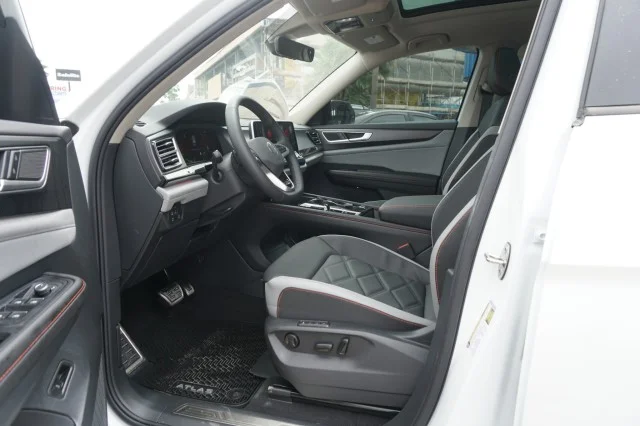 New 2024  Volkswagen 2.0T Peak Edition SEL image 15