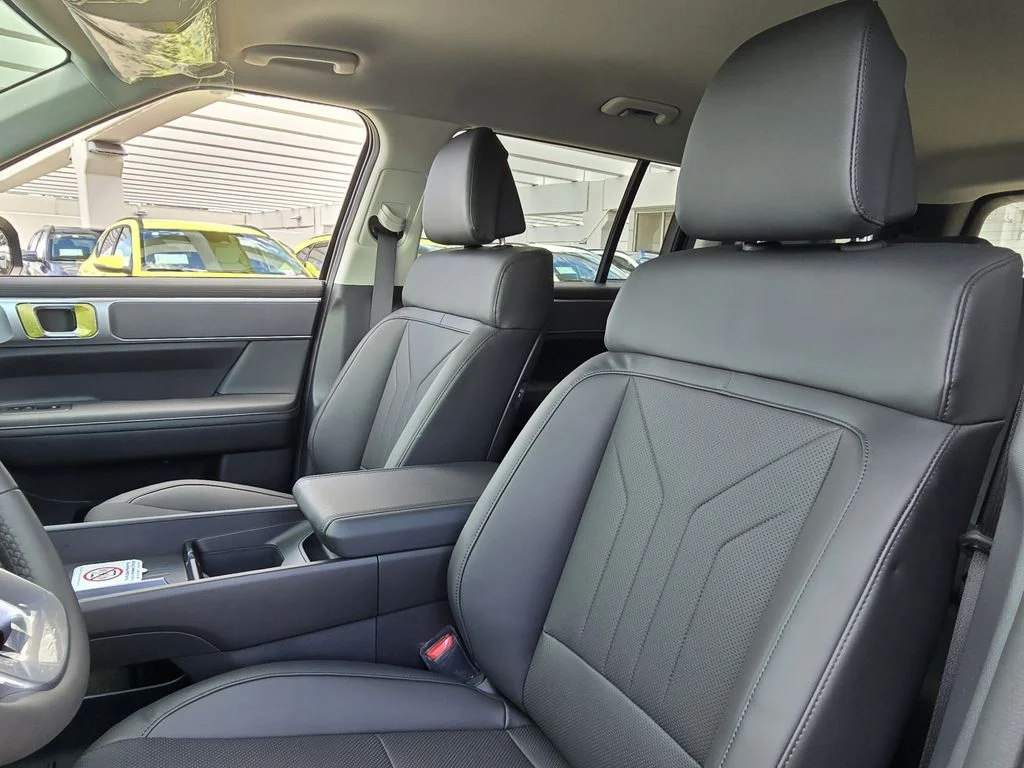 New 2027 Silver Hyundai SEL image 22