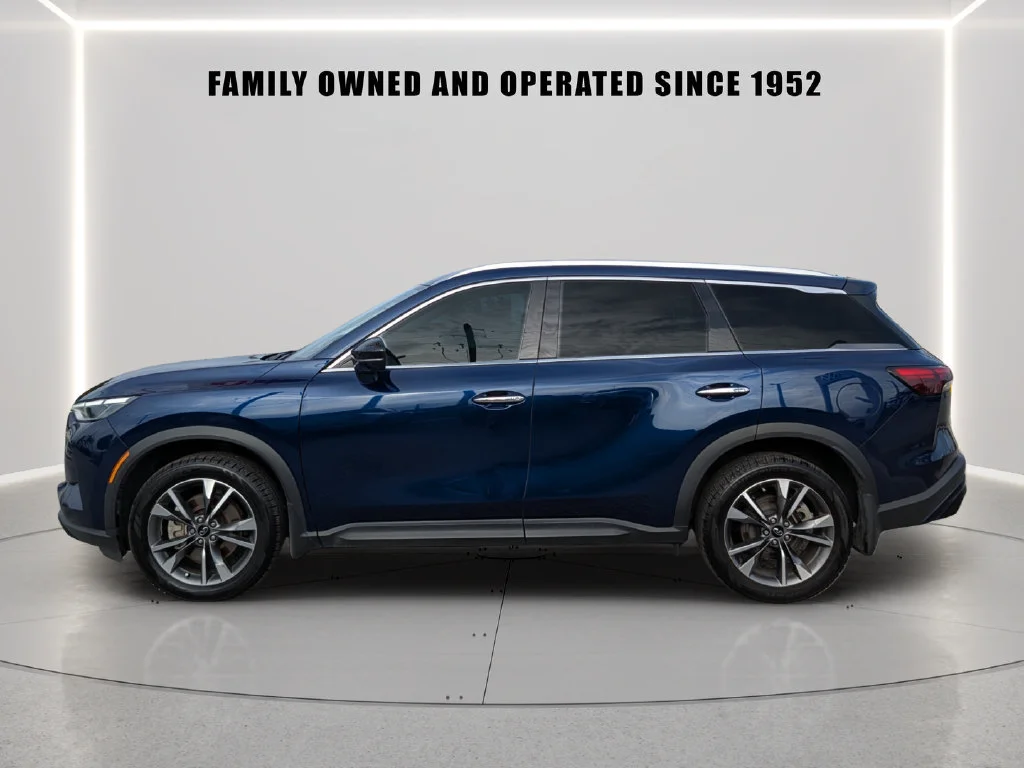 Used 2023 Blue INFINITI LUXE image 3
