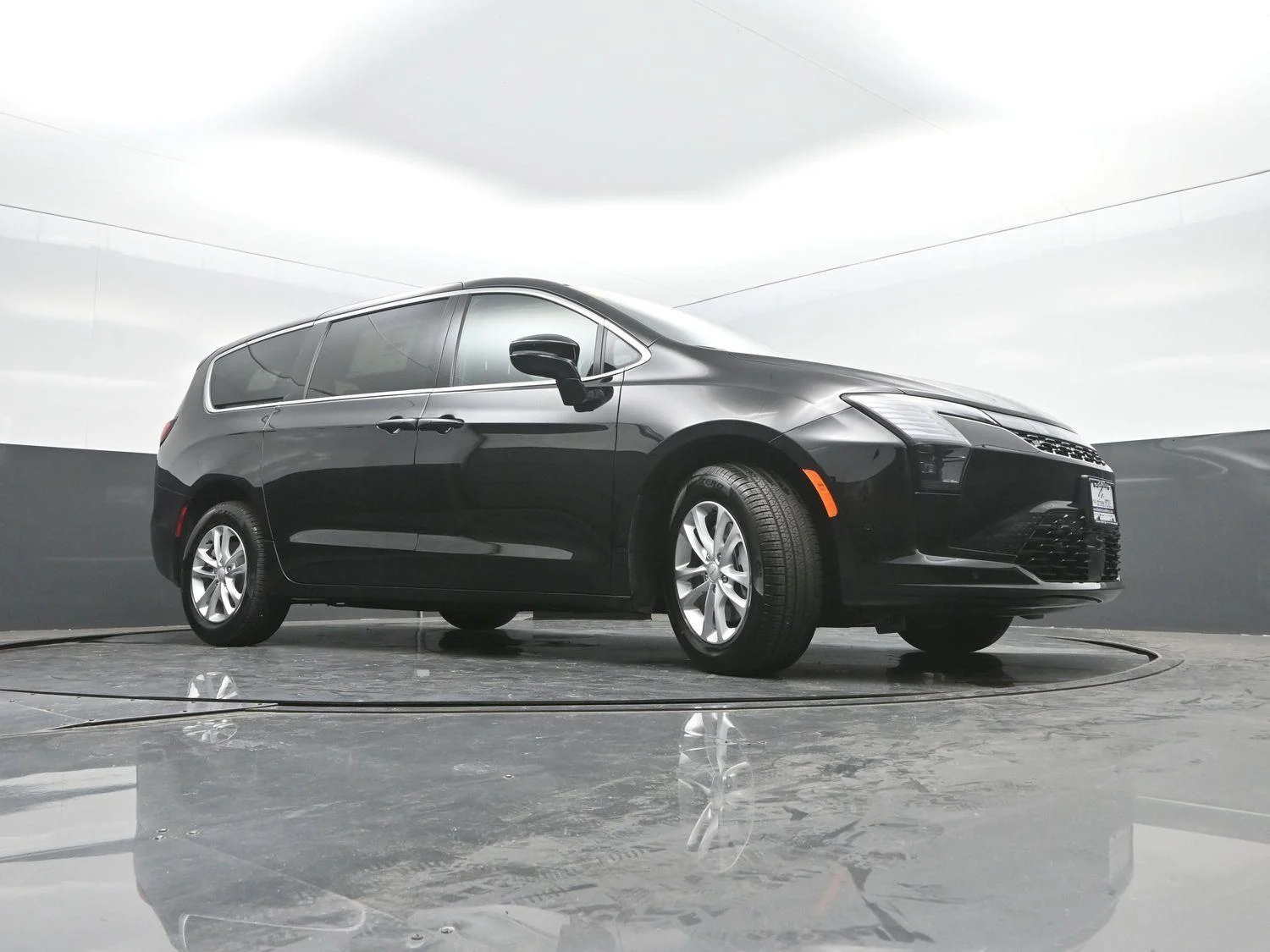 New 2027 Diamond Black Crystal Pearl-Coat Exterior Paint Chrysler Select image 36