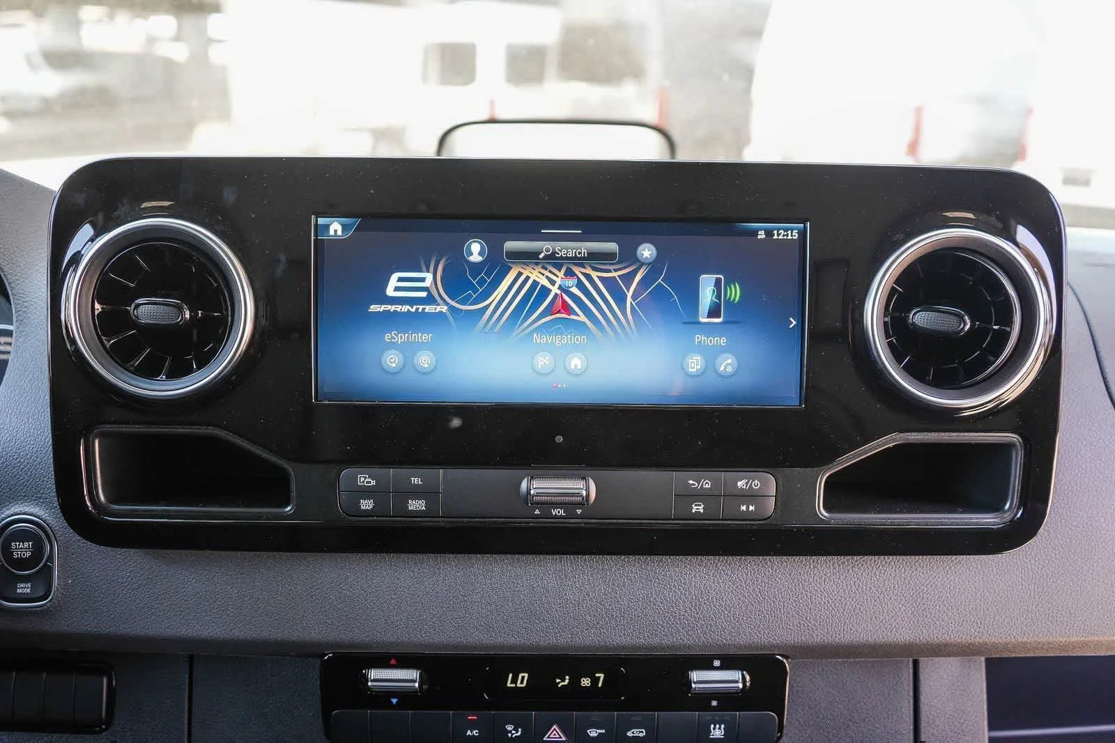 New 2025 Arctic+White Mercedes-Benz Cargo 170WB High Roof 113kw Battery RWD SO Motor image 16
