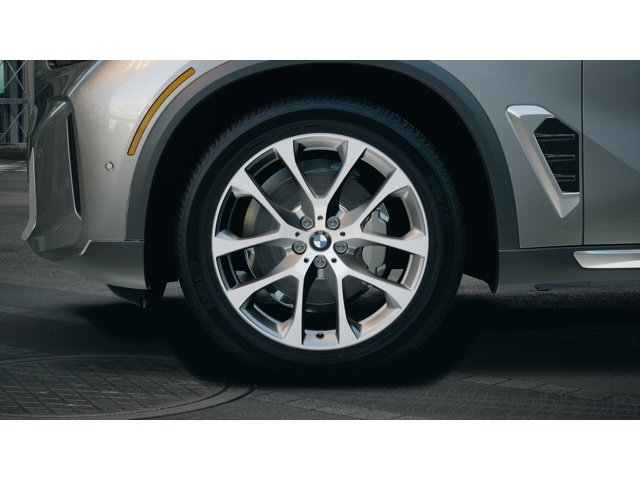 New 2026 Skyscraper Grey Metallic BMW xDrive40i image 7