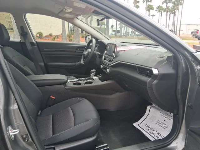 2025 Nissan Altima S - Photo 10