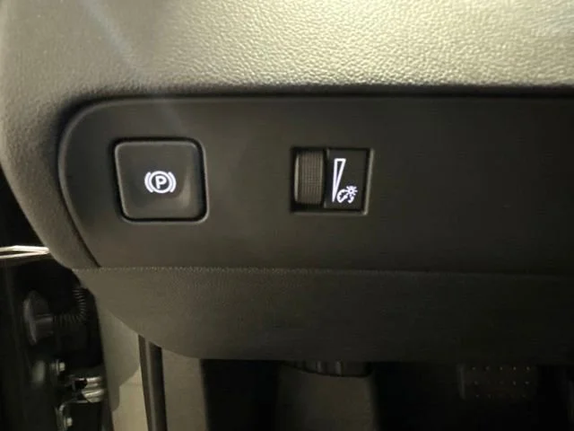 Used 2023 Sage Metallic Buick Essence image 13