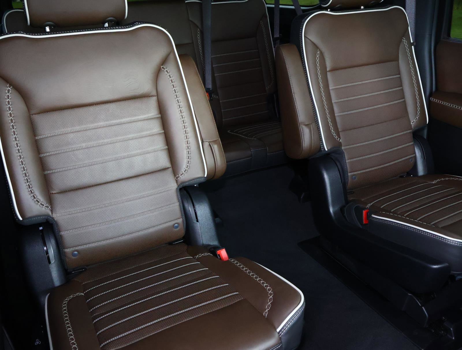 2025 GMC Yukon XL Denali Ultimate - Photo 24