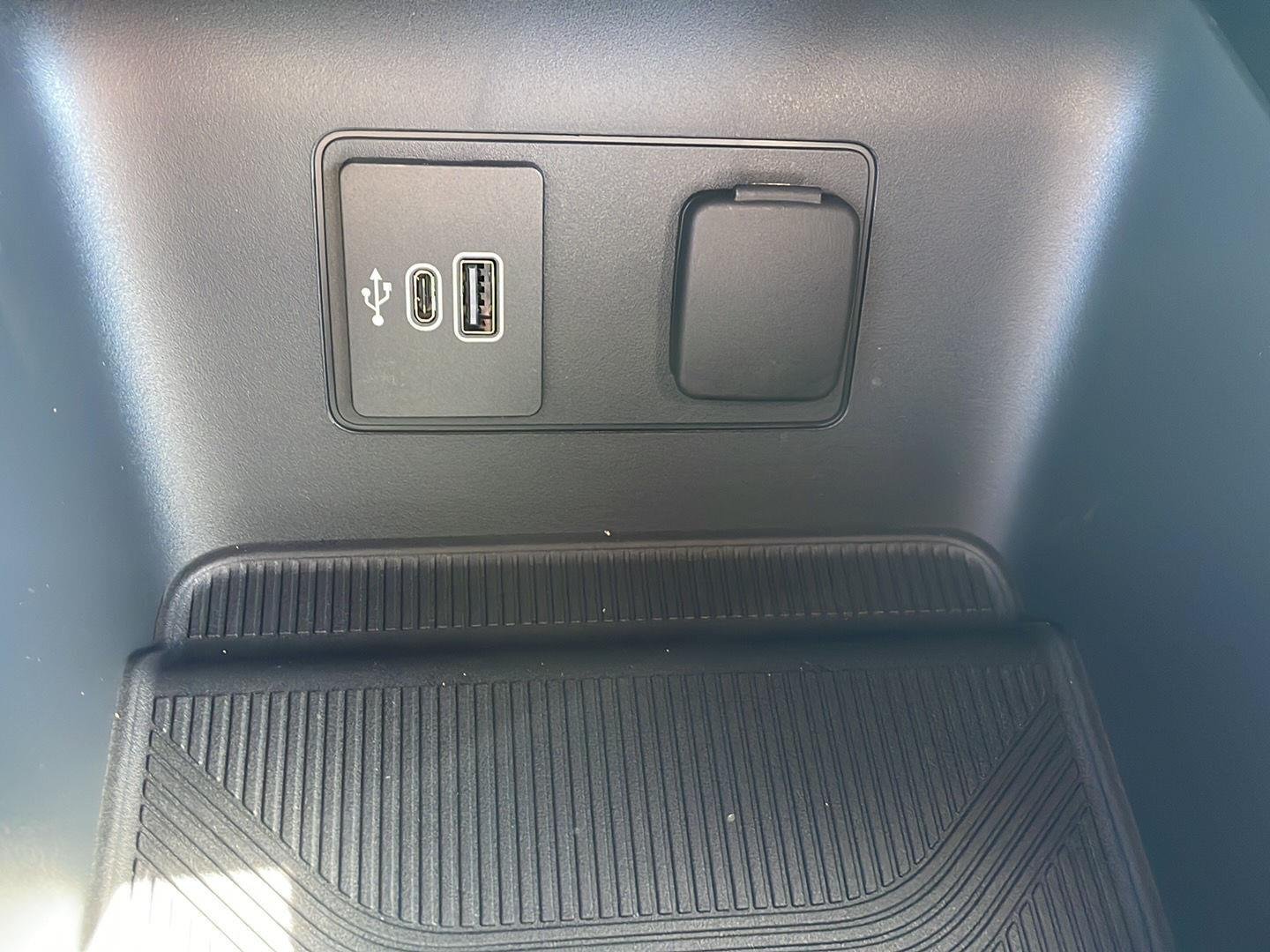 New 2026 Carbonized Gray Metallic Ford Platinum™ image 56