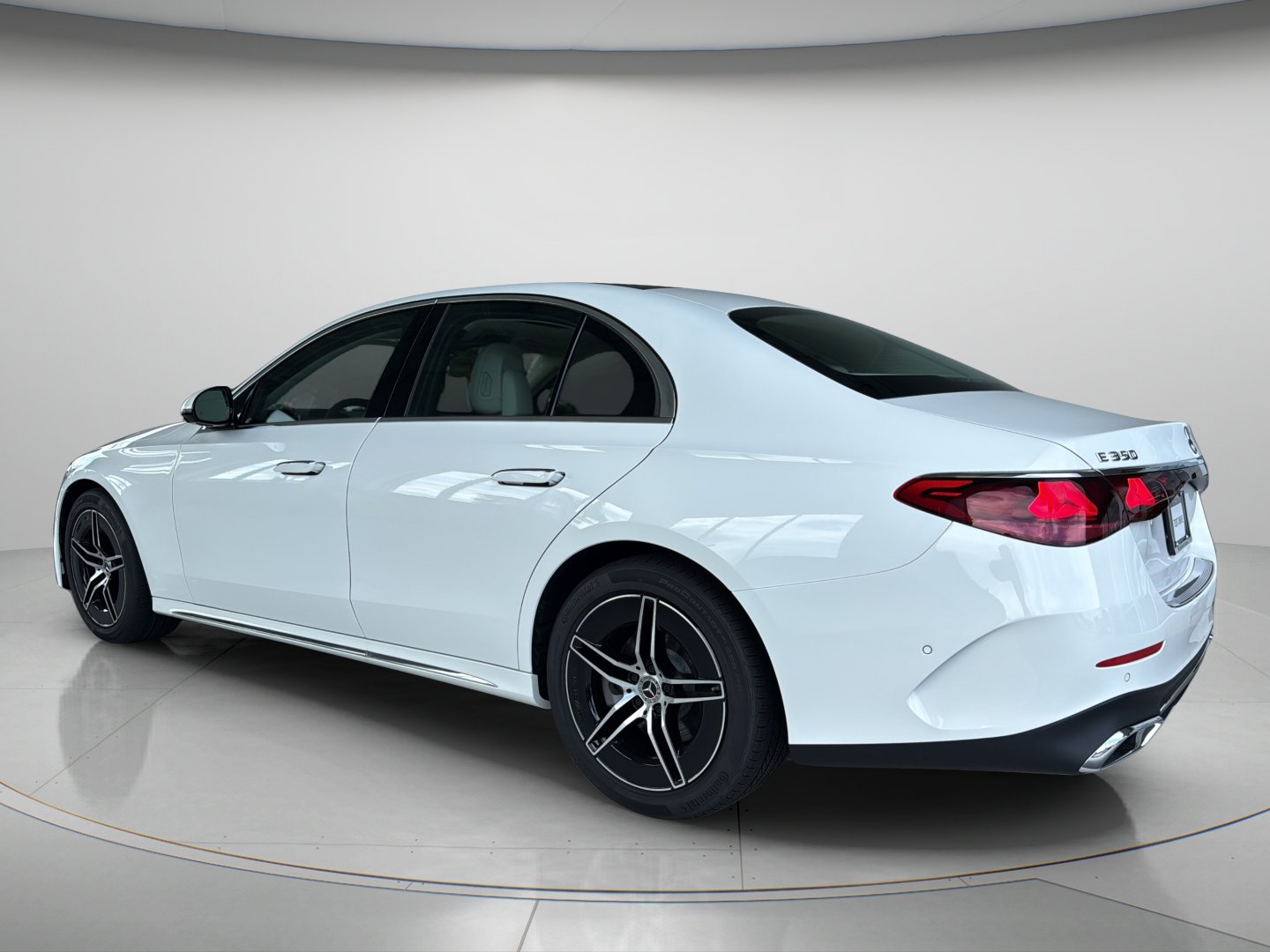 New 2026 Polar White Mercedes-Benz E 350 image 3