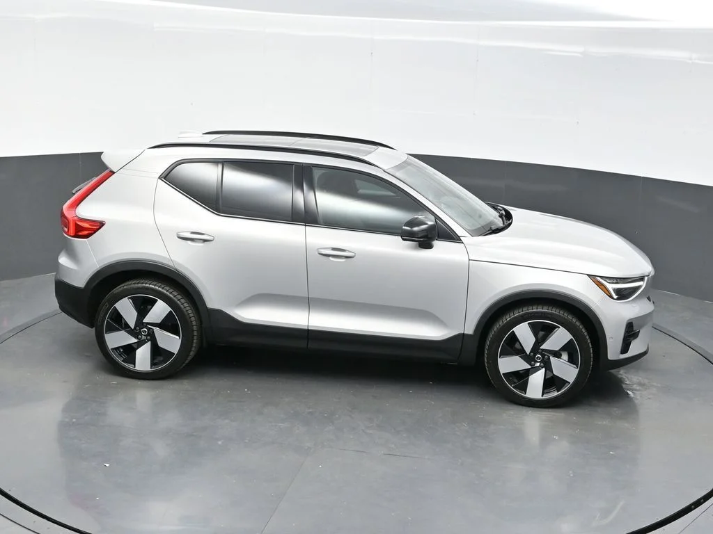 Certified Used 2023 Silver Dawn Volvo Ultimate image 37