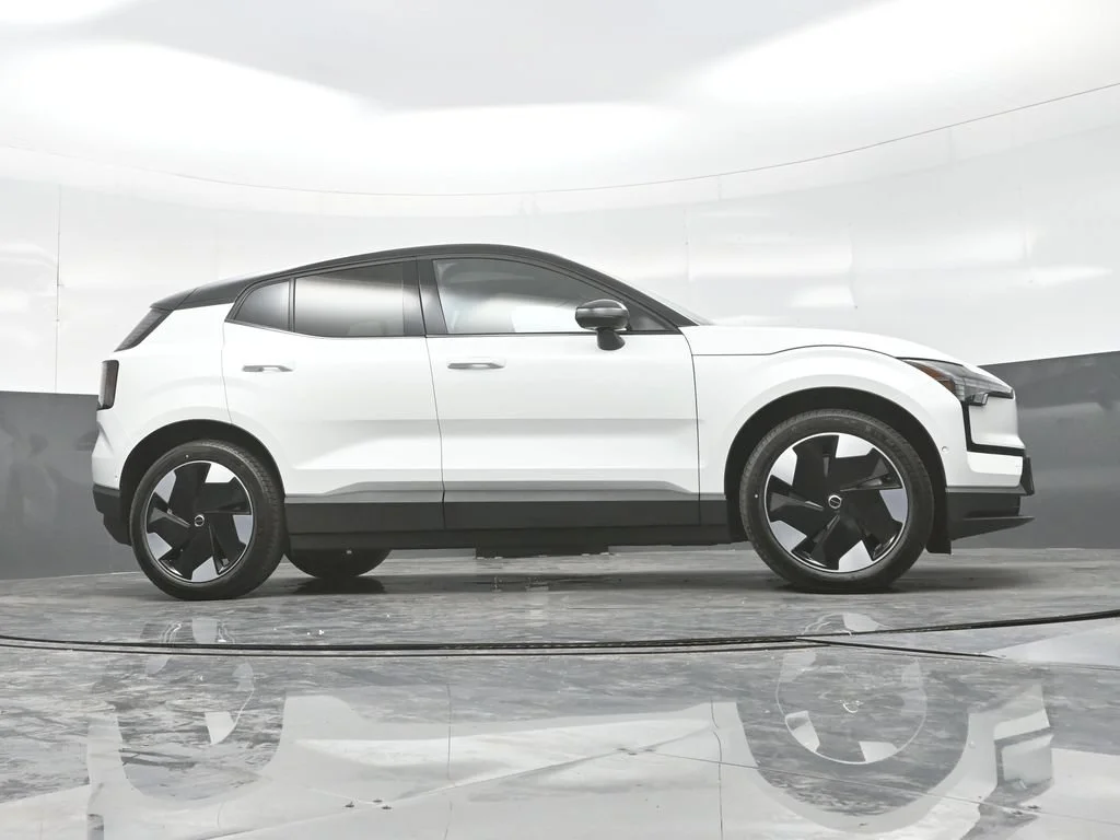 New 2026 White Volvo Twin Motor Performance Ultra image 25