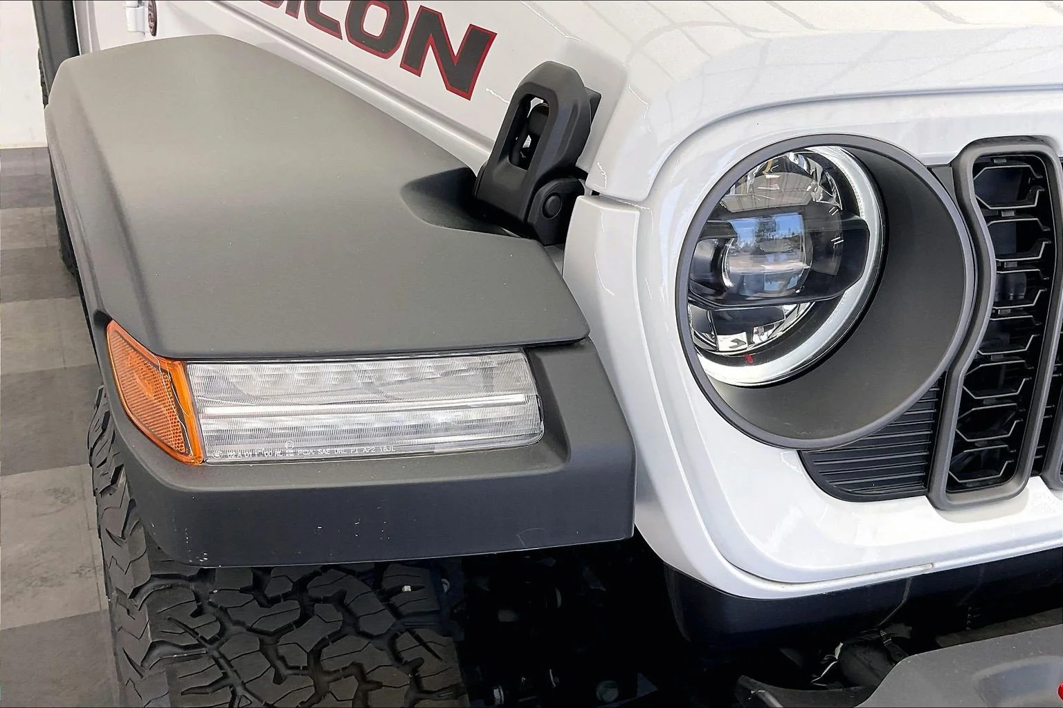 New 2026 Bright White Clearcoat Jeep Rubicon image 15