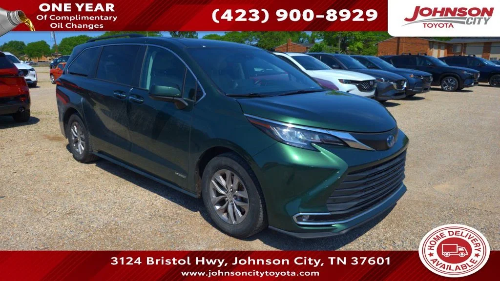 2021 Toyota Sienna XLE 7-Passenger Hybrid AWD's photo