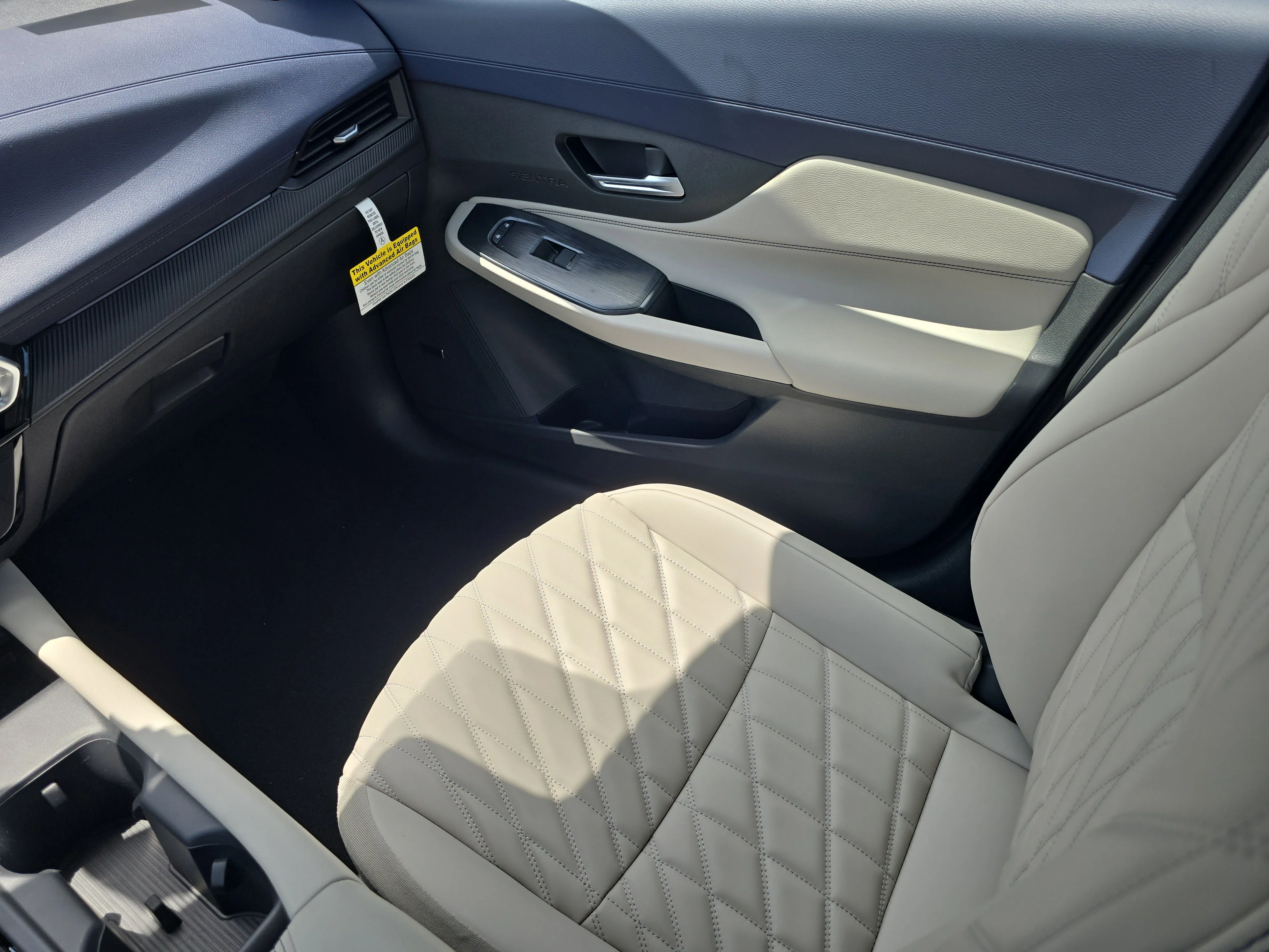 New 2026 Atlantic Gray Metallic Nissan SL image 15