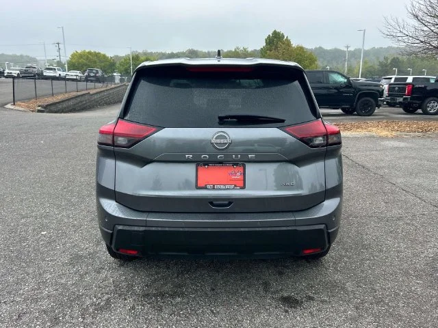 Used 2025 Gray Nissan SV image 4