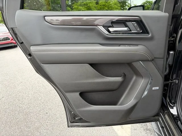 Used 2026 Onyx Black GMC Elevation image 22
