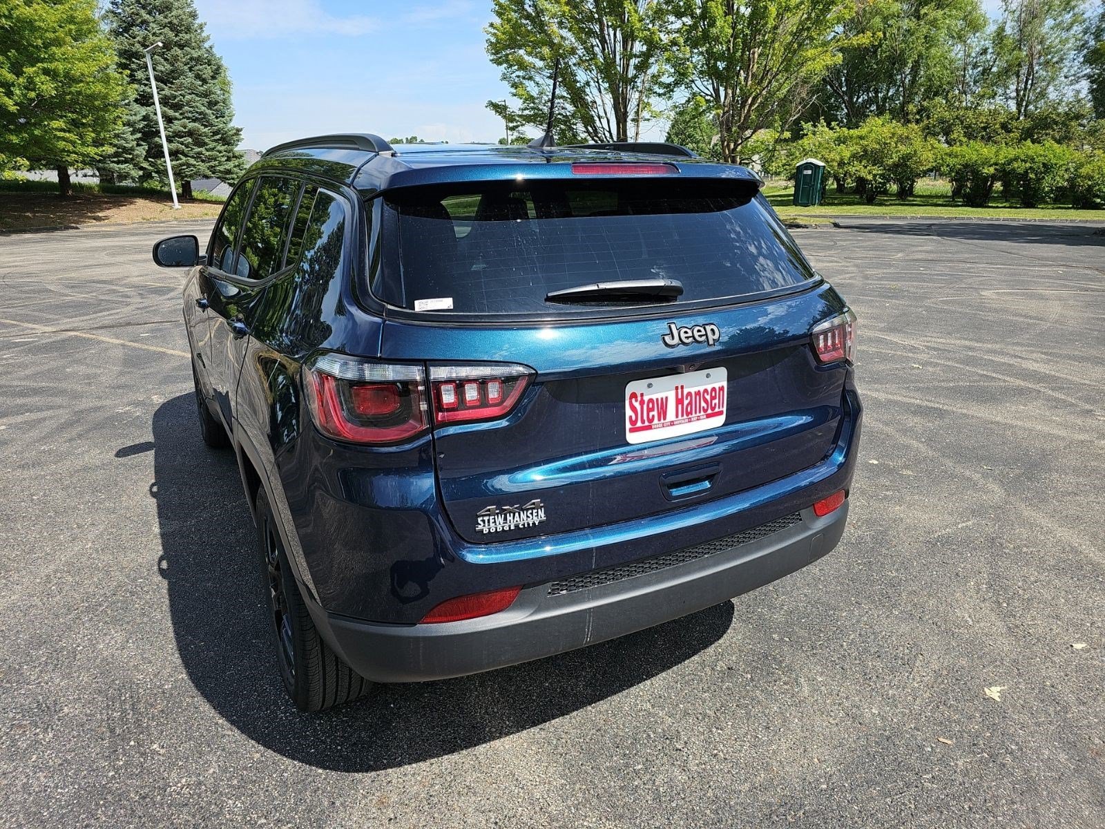 New 2026 Fathom Blue Pearl Coat Jeep Latitude Altitude image 3
