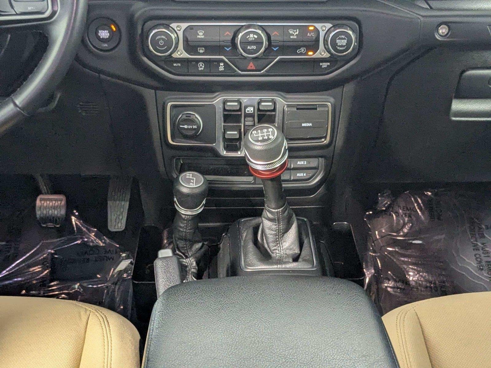 Used 2022 Bright White Clearcoat Jeep Unlimited Sport S image 40