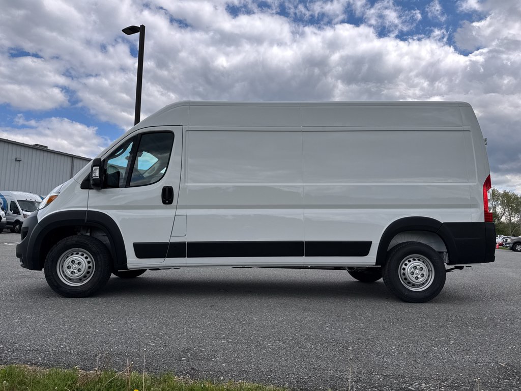 New 2026 Bright White Clear-Coat Exterior Paint RAM Tradesman image 17