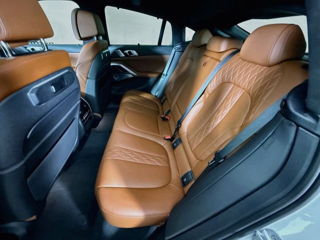 Used 2024 White Metallic BMW M60i image 26