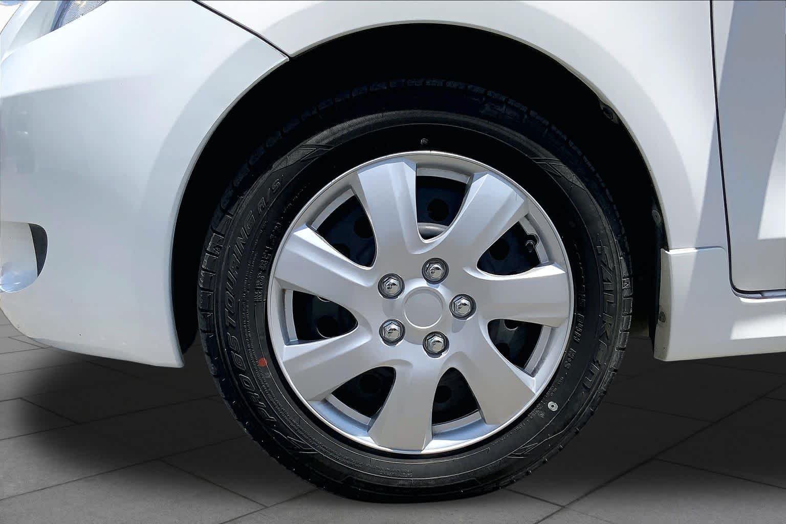 Used 2008 Polar White Toyota S image 8