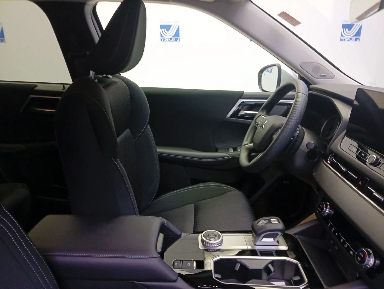 New 2026 Graphite Gray Mitsubishi ES image 19