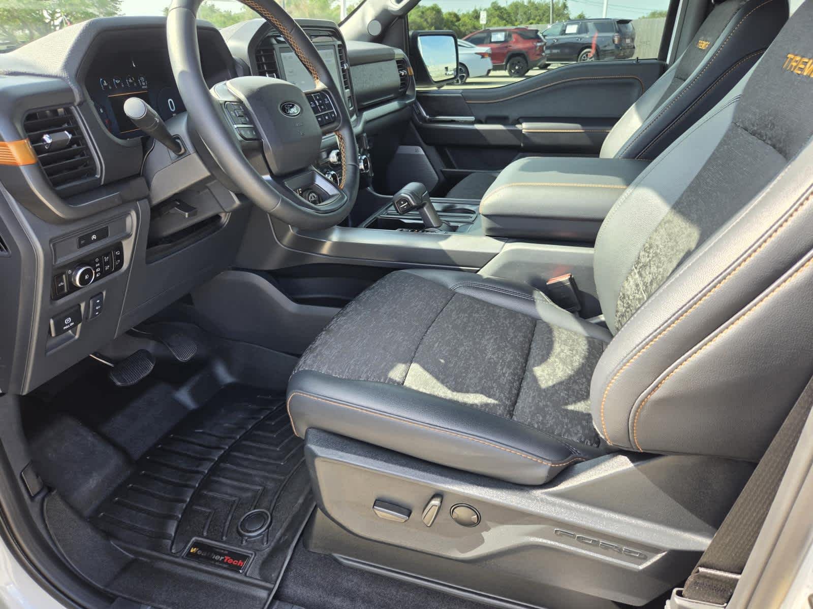 Used 2025 Space White Metallic Ford Tremor image 13
