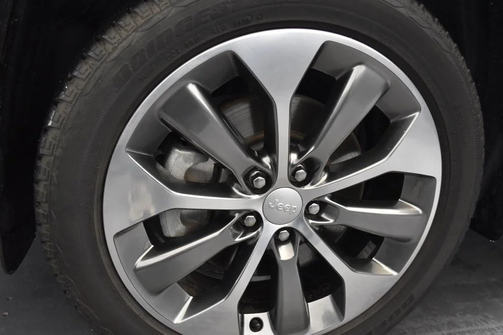 Used 2019 Black Jeep Overland image 31