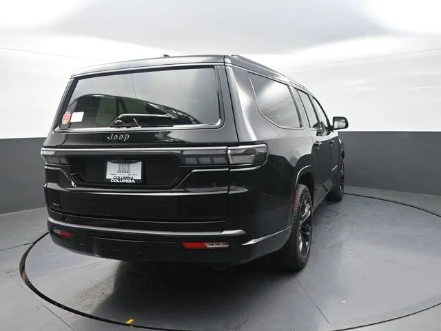 New 2026 High Gloss Black Exterior Paint Jeep Summit Reserve image 9