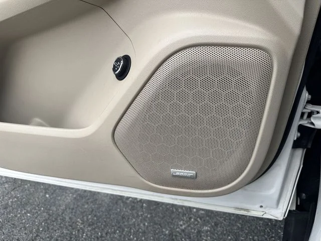 Used 2018 White GMC Denali image 30
