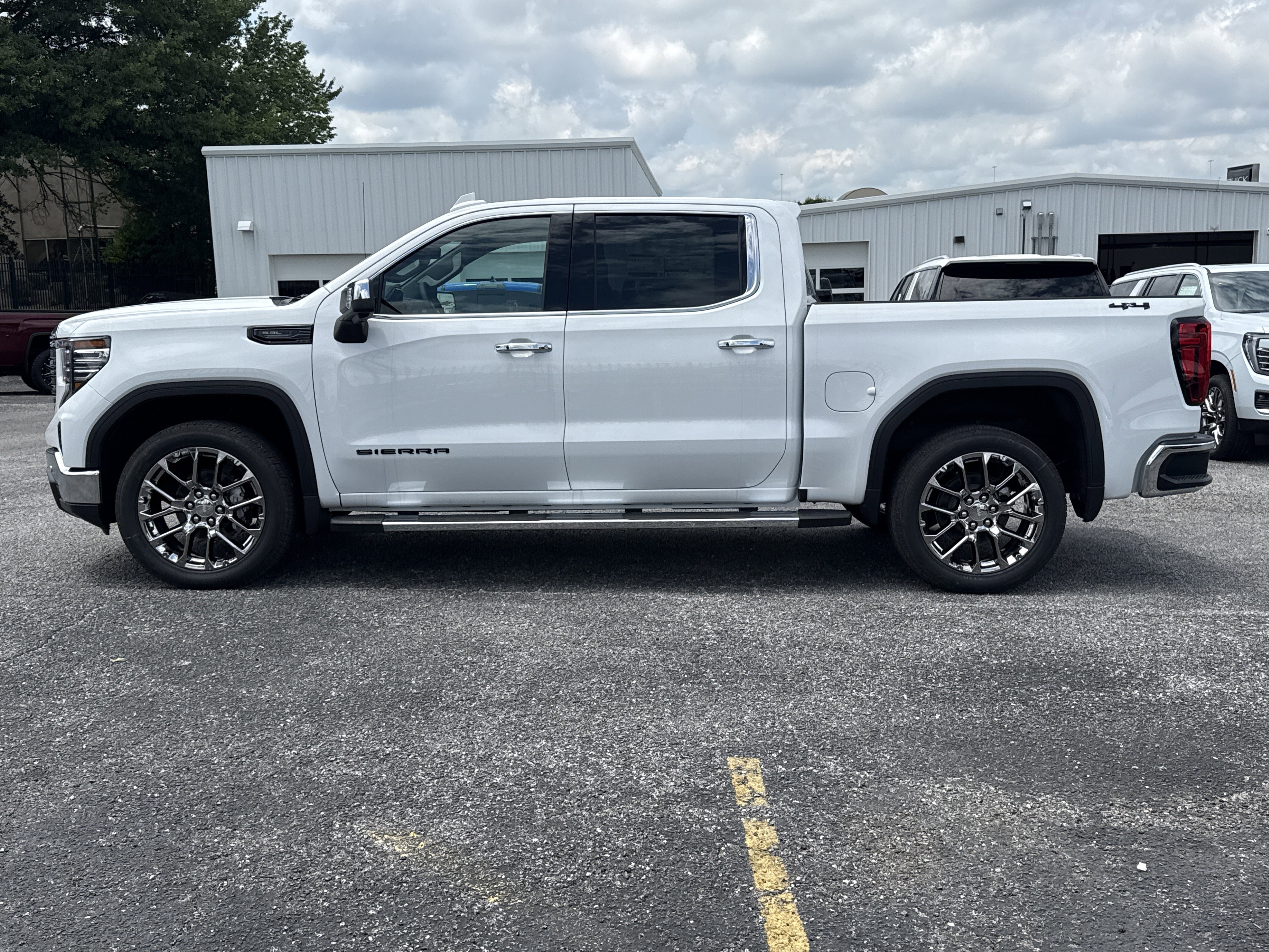 2026 GMC Sierra 1500 SLT - Photo 11