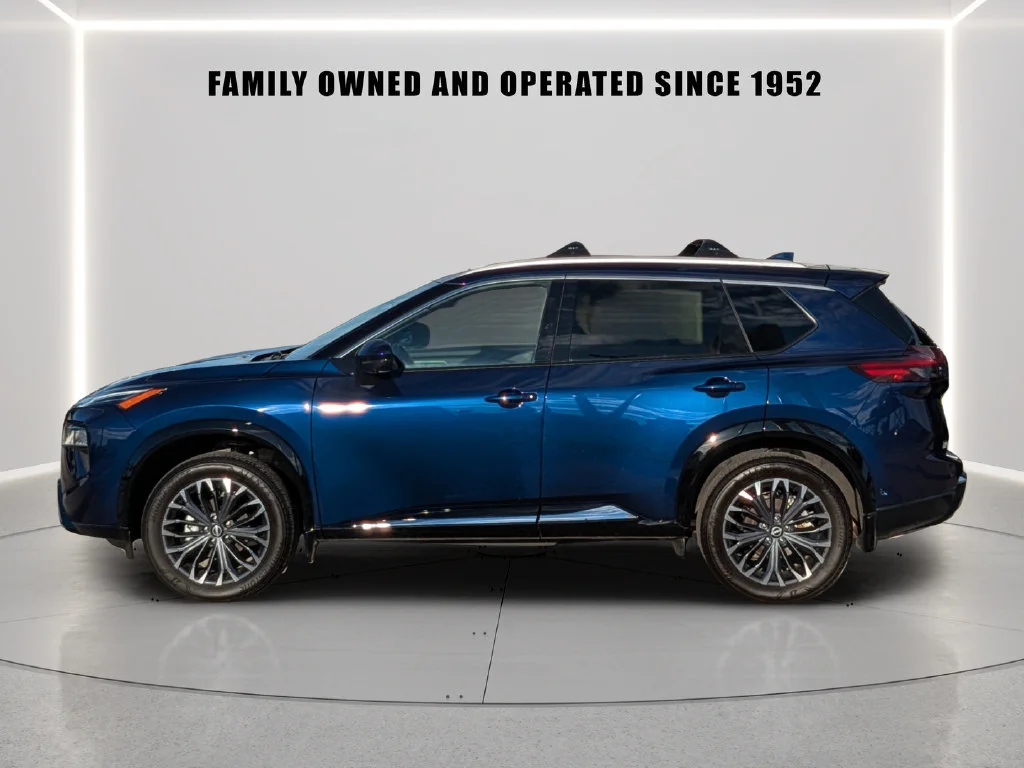 Used 2025 Blue Nissan Platinum image 3