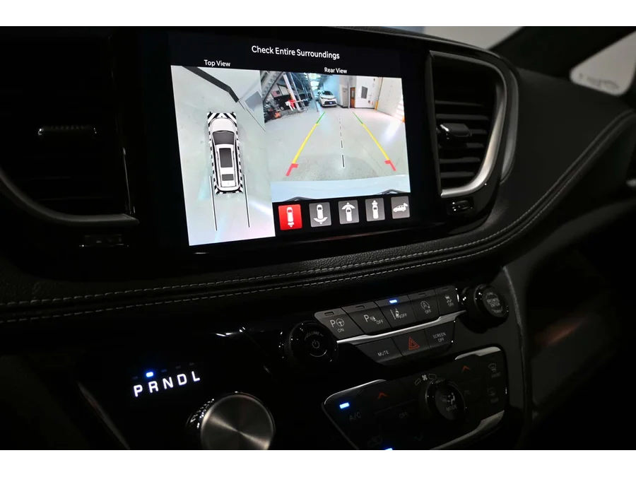 2024 Chrysler Pacifica Touring L - Photo 39