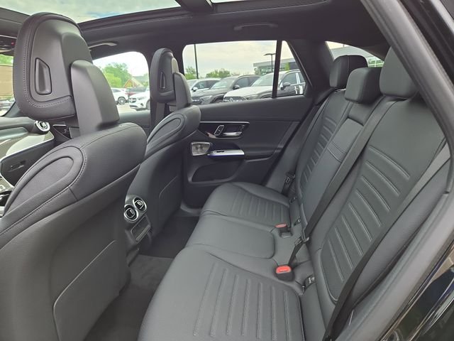 New 2026 Black Mercedes-Benz GLC300 image 25