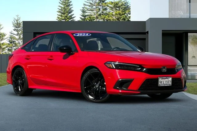 Used 2024  Honda Sport image 2