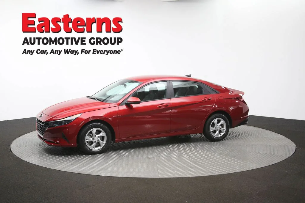 Used 2023 Red Hyundai SE image 57