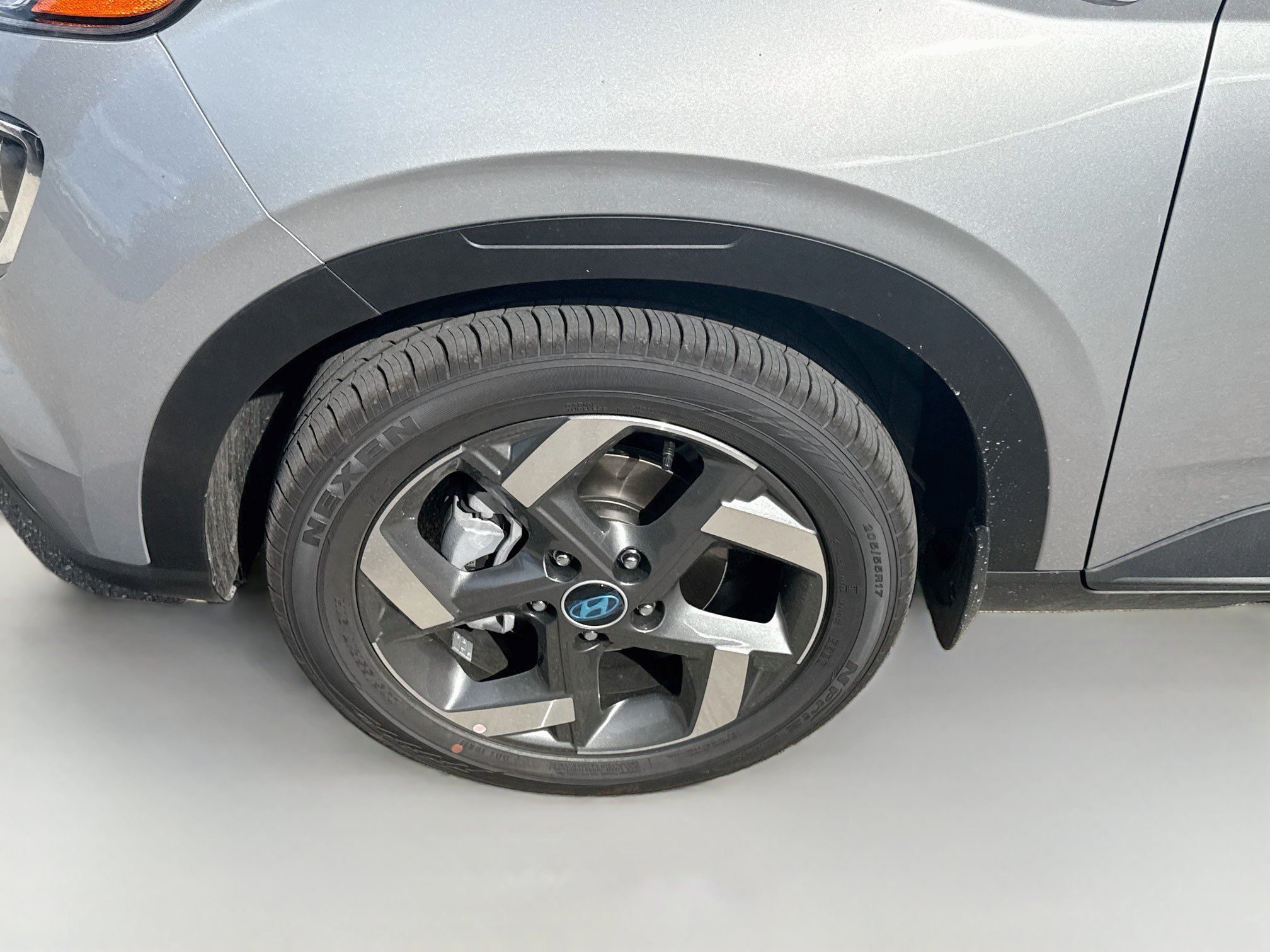 New 2026 Shimmering Silver Hyundai SEL image 47