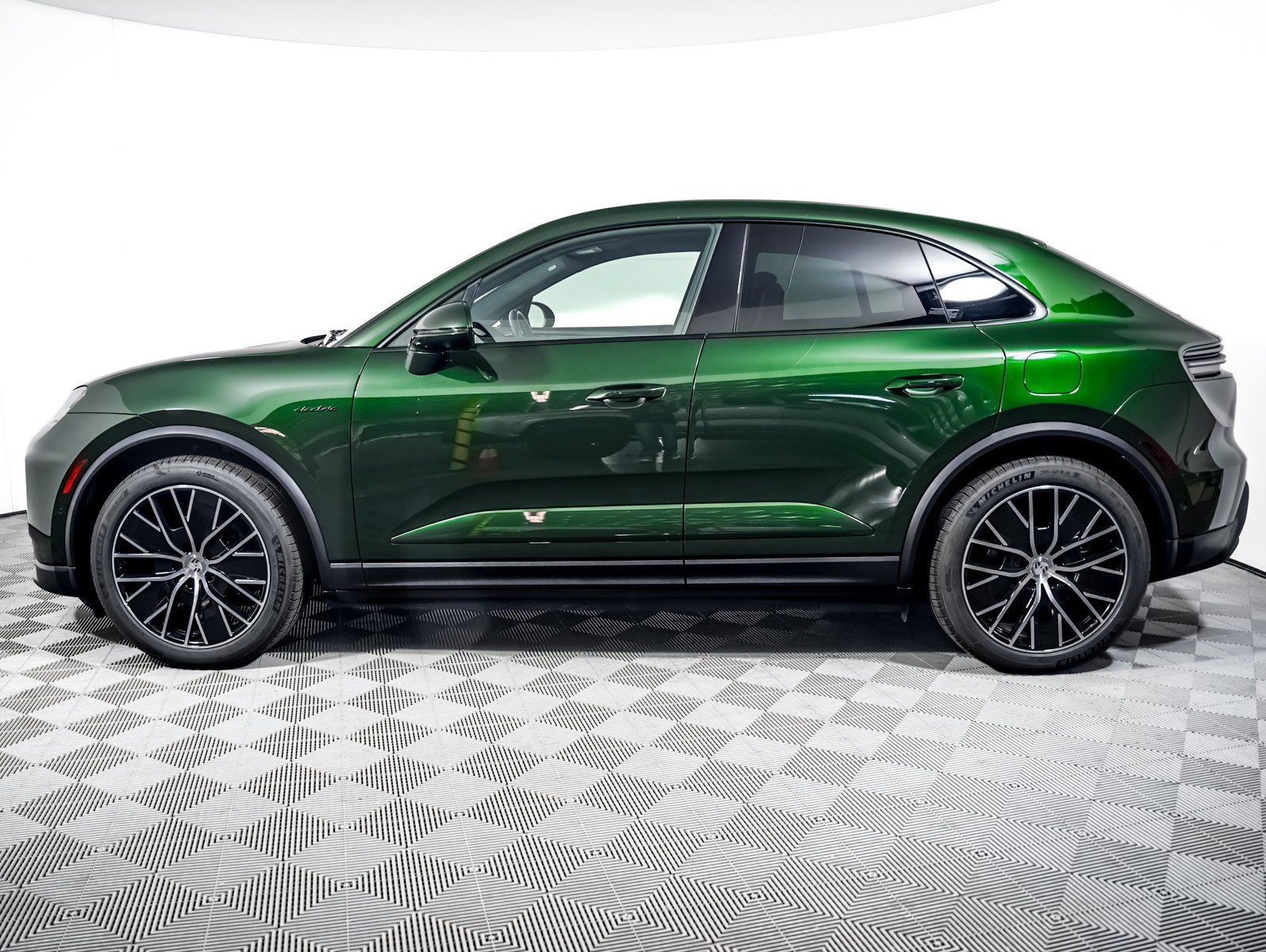 Certified 2025 Porsche Macan Base with VIN WP1AA2XA7SL001915 for sale in Riverside, CA