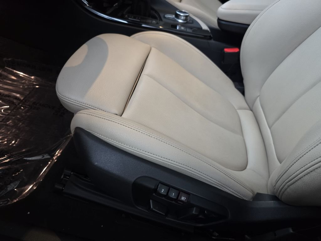 Used 2018 Mediterranean Blue Metallic BMW xDrive28i image 26