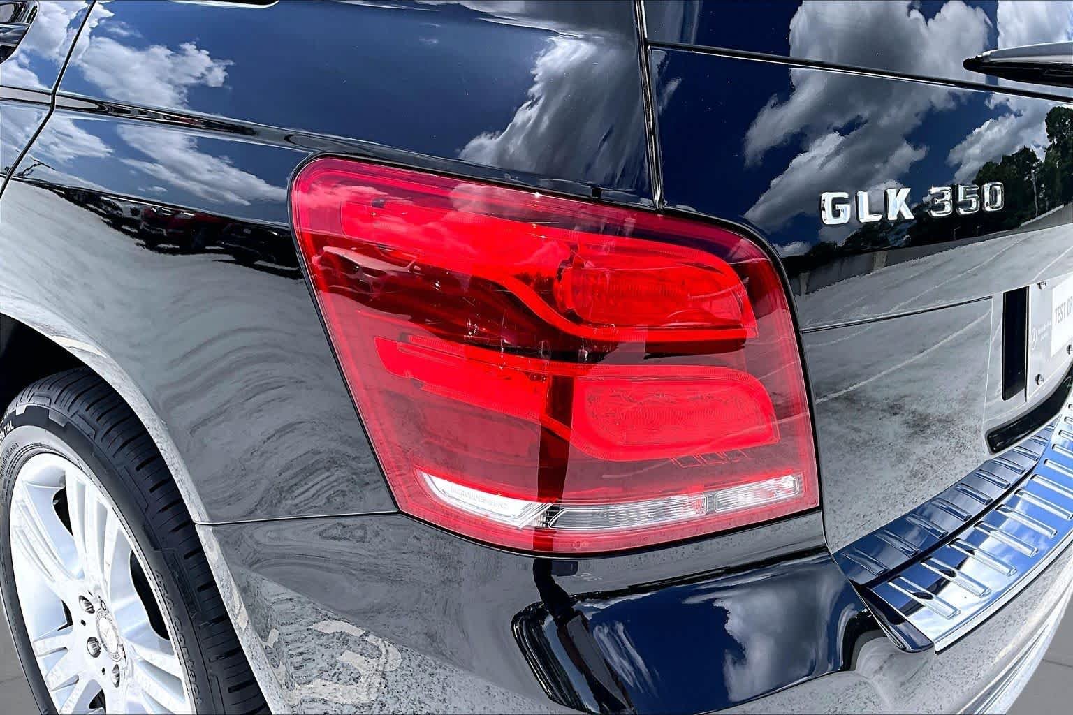 Used 2014 Obsidian Black Metallic Mercedes-Benz GLK 350 image 27