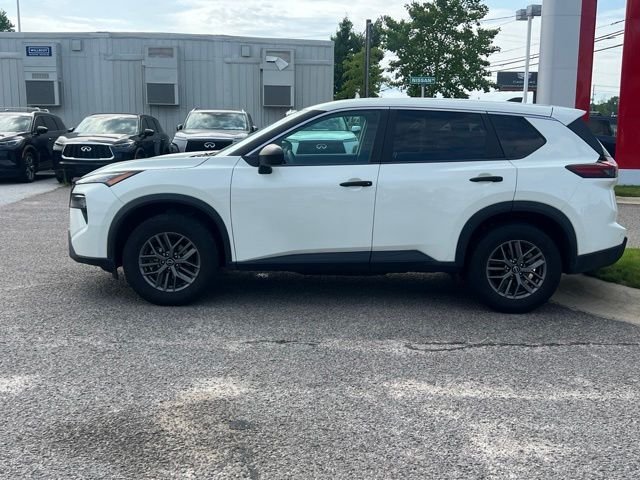 Used 2024 White Nissan S image 2