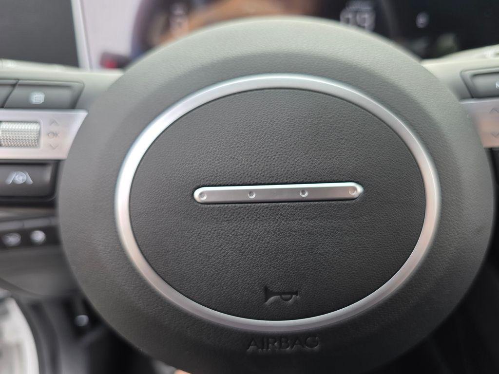 New 2026 White Hyundai SEL FWD image 25