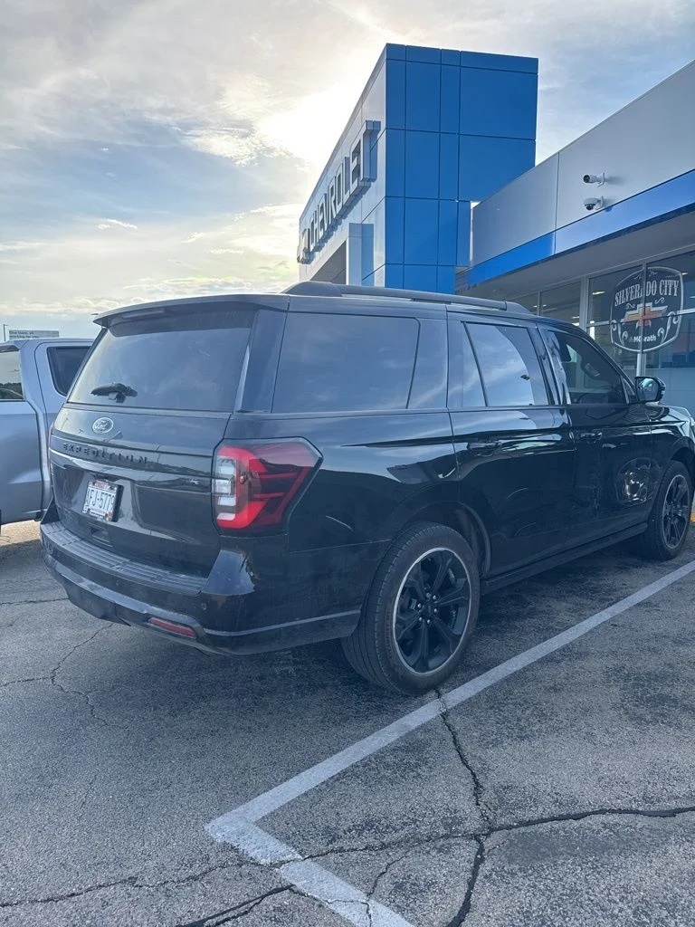 Used 2022 Black Ford Limited image 5