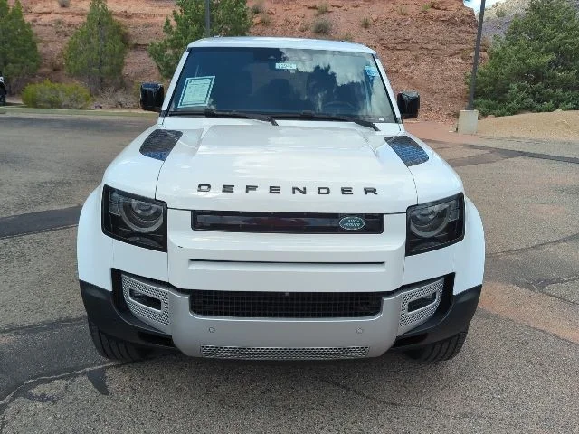 Used 2025 White Land Rover S image 2