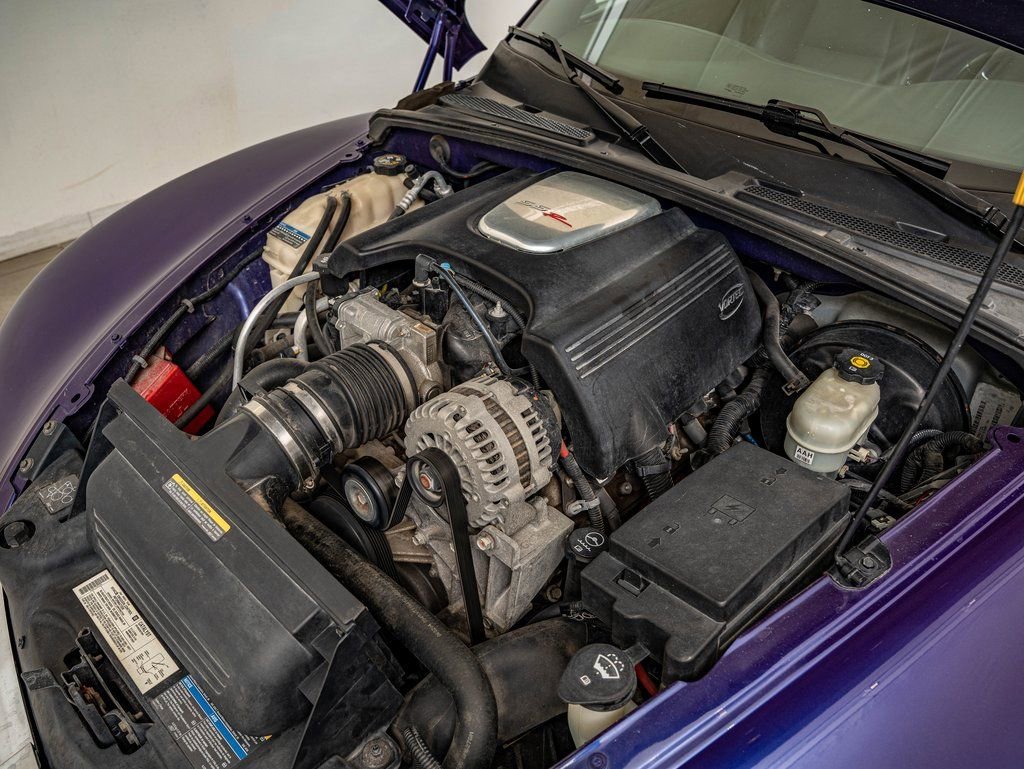 Used 2004 Ultra Violet Metallic Chevrolet  image 41