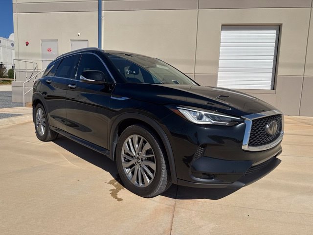 Used 2023 Black INFINITI LUXE image 3