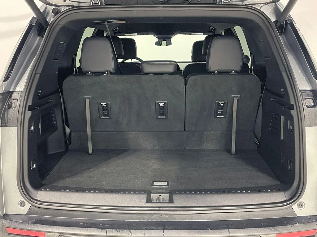 Used 2025 Gray Chevrolet LT image 5