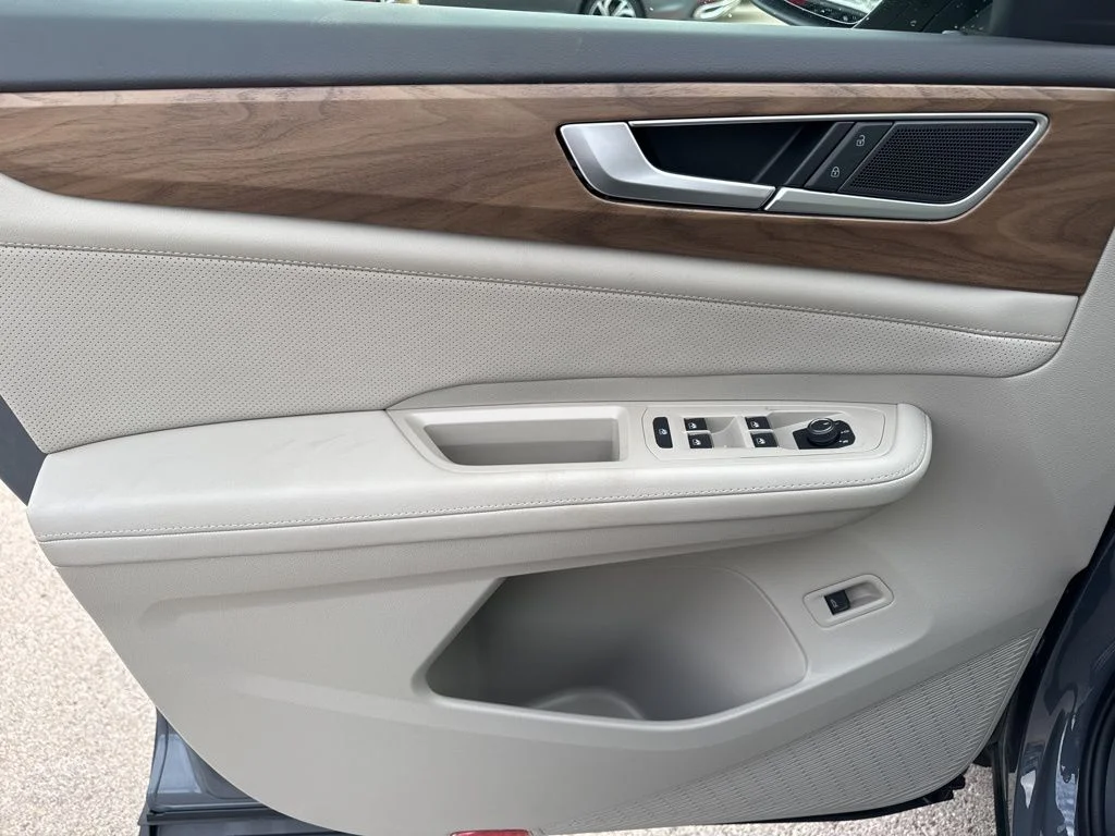 New 2026 Gray Volkswagen 2.0T SE w/Technology image 18