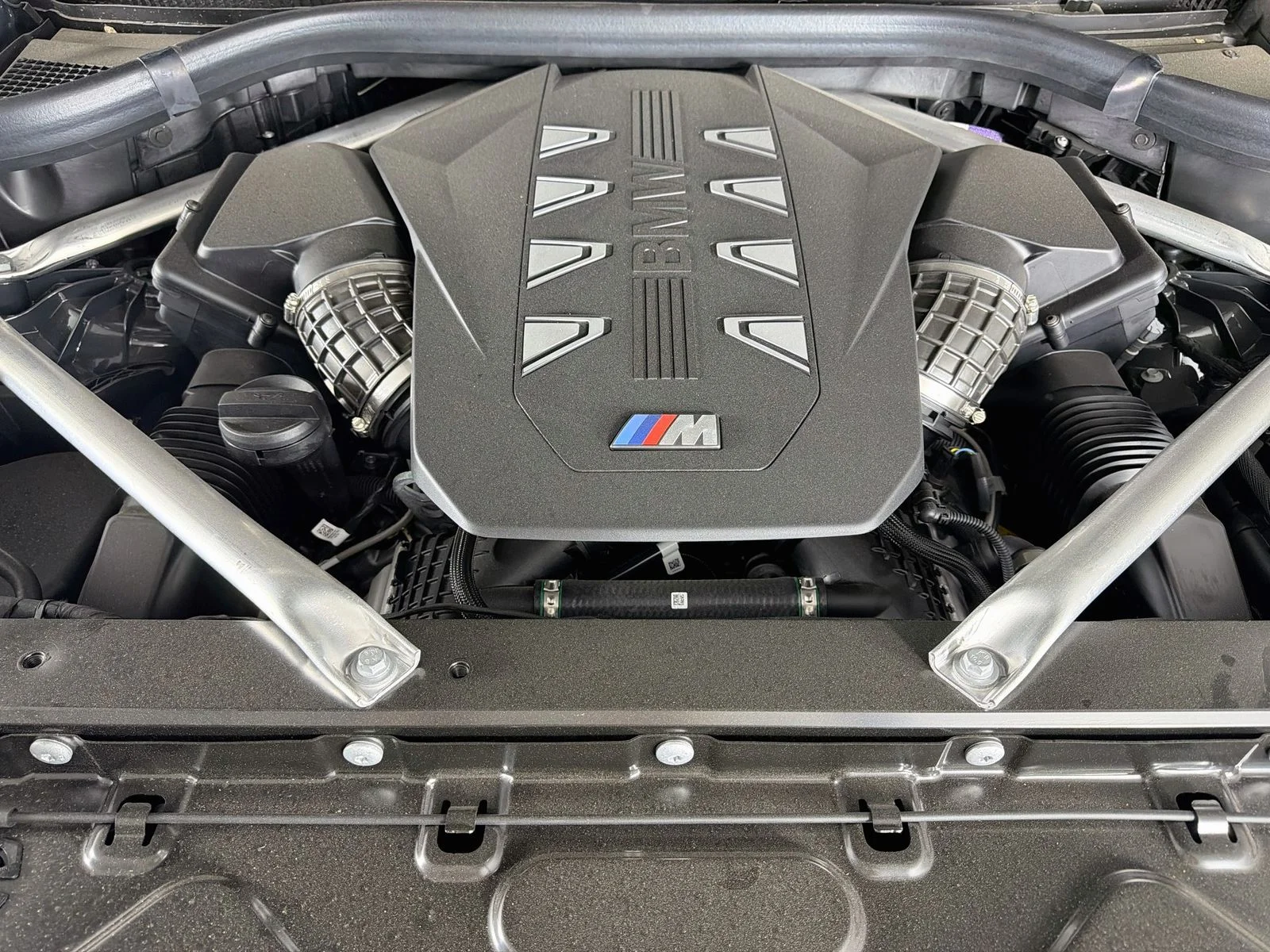New 2026 Dravit Grey Metallic BMW M60i image 32